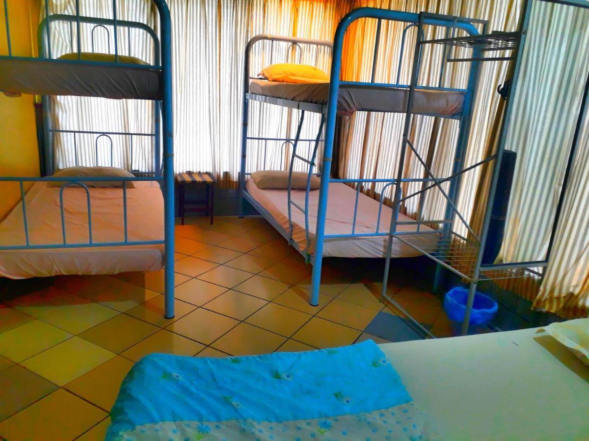 Rose Guesthouse Сандакан Екстериор снимка